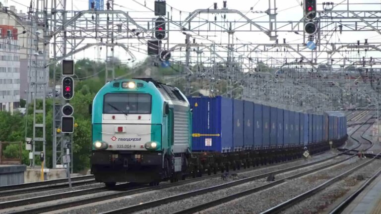 Adif puts out to tender a study of the obstacles in the High Speed ​​network for freight trains