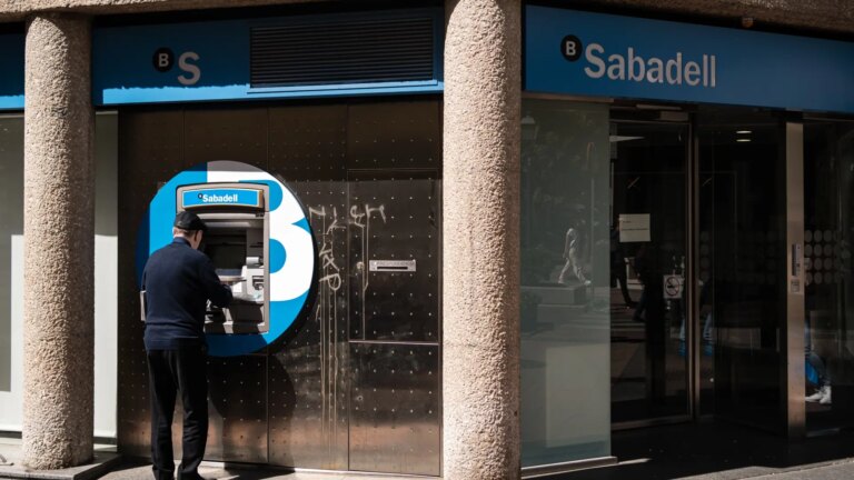 Banco Sabadell makes the most of its flagship product and extends the interest on the paid account until February